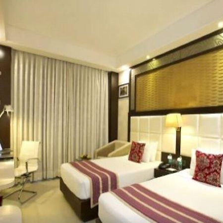 Kings Forth Hotels New Delhi Exterior photo